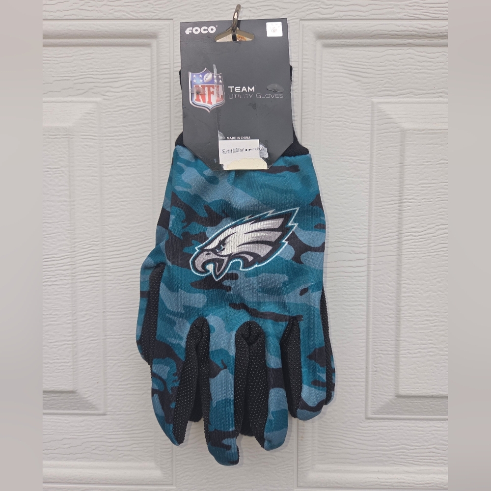 NEW NFL Eagles Team Utility Gloves